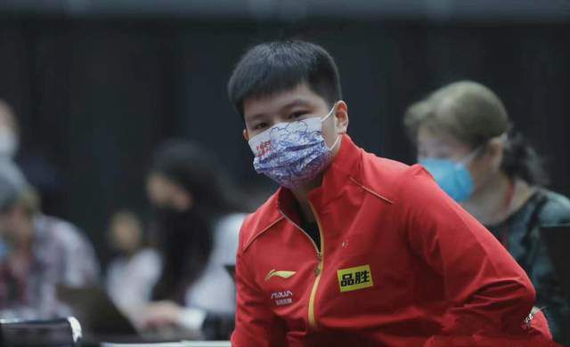 跟队记者：由于轻微流感，伊布今天不会与米兰全队见面据米兰新闻网米兰跟队记者安东尼奥-维蒂埃洛报道，由于轻微流感，伊布不会在今天与米兰全队见面。